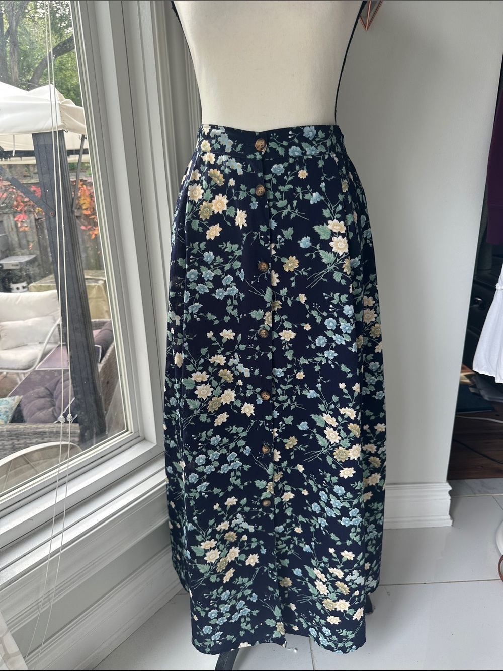 VINTAGE Navy Blue Floral Button-Front Midi Flared A-Line Skirt Small Medium